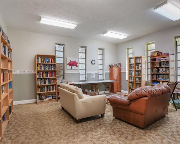 3506 NW 49th Avenue 511, Lauderdale Lakes, FL 33319
