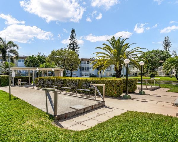 3506 NW 49th Avenue 511, Lauderdale Lakes, FL 33319