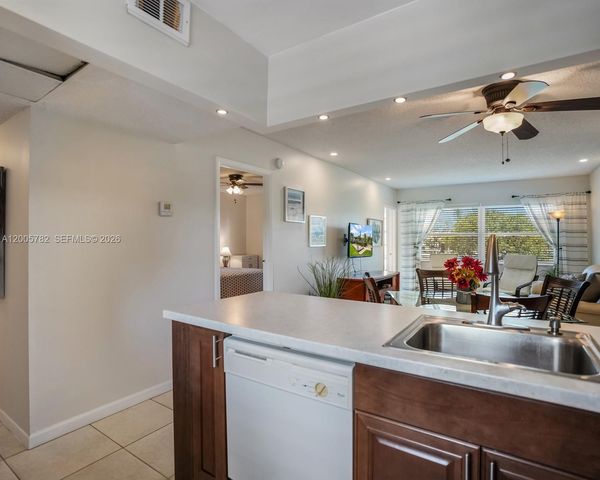 3506 NW 49th Avenue 511, Lauderdale Lakes, FL 33319