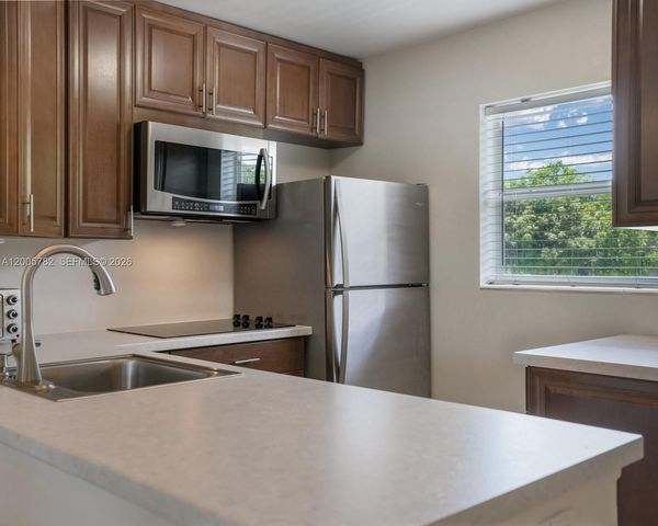 3506 NW 49th Avenue 511, Lauderdale Lakes, FL 33319