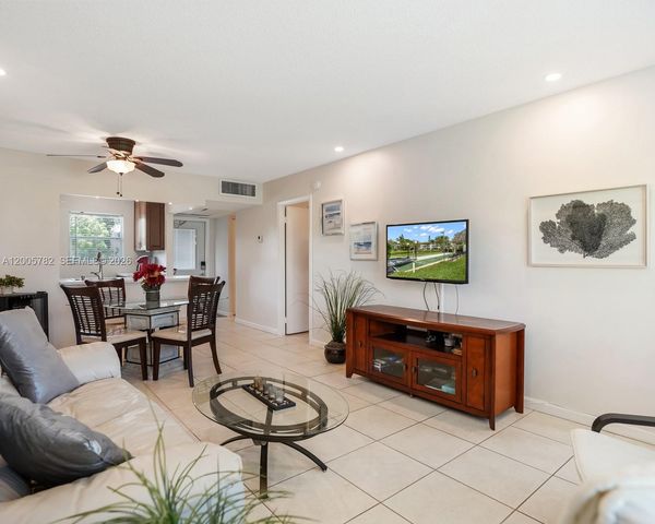 3506 NW 49th Avenue 511, Lauderdale Lakes, FL 33319