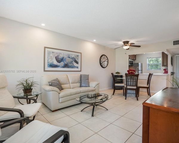 3506 NW 49th Avenue 511, Lauderdale Lakes, FL 33319