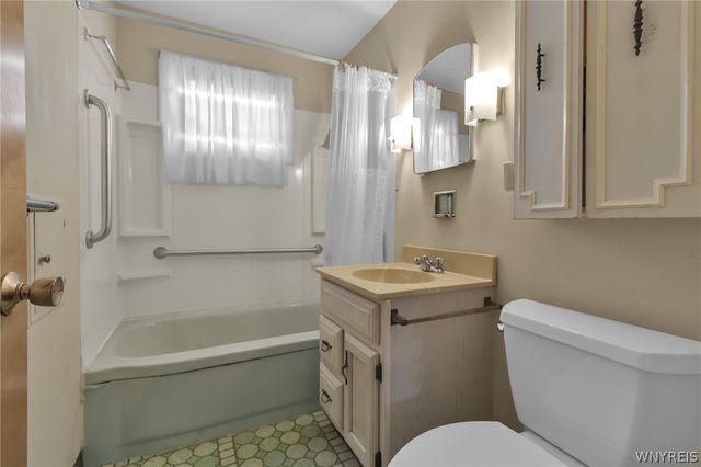 175 Margaret Road, Amherst, NY 14226