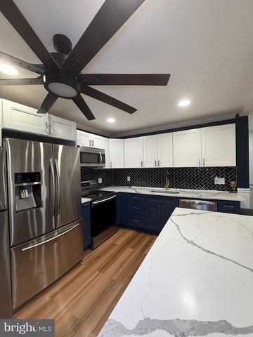 99 KINGWOOD LN, Levittown, PA 19055