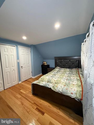 99 KINGWOOD LN, Levittown, PA 19055