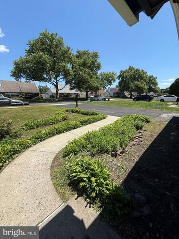 99 KINGWOOD LN, Levittown, PA 19055
