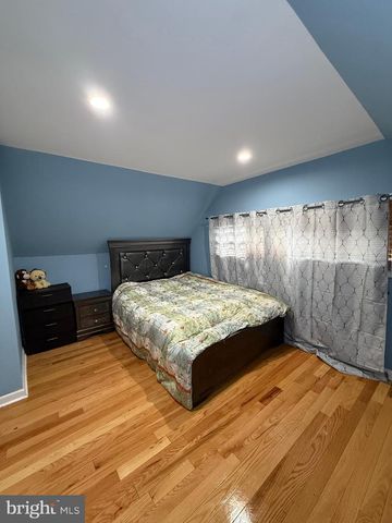 99 KINGWOOD LN, Levittown, PA 19055