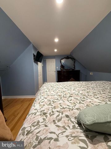 99 KINGWOOD LN, Levittown, PA 19055