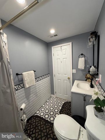 99 KINGWOOD LN, Levittown, PA 19055