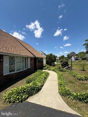 99 KINGWOOD LN, Levittown, PA 19055