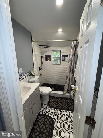 99 KINGWOOD LN, Levittown, PA 19055