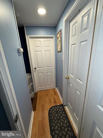 99 KINGWOOD LN, Levittown, PA 19055