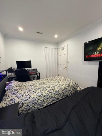 99 KINGWOOD LN, Levittown, PA 19055