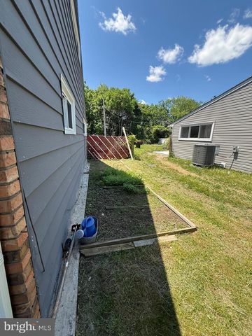 99 KINGWOOD LN, Levittown, PA 19055