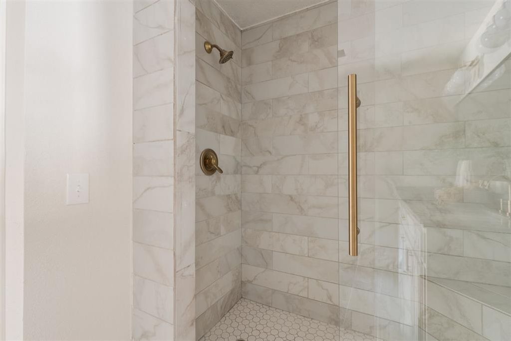 Image 27 of property listing at 2933 Prairie Rose Court, Oklahoma City, OK 73120