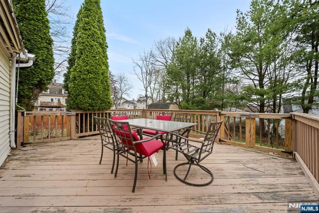 26 Wostbrock Lane, Midland Park, NJ 07432