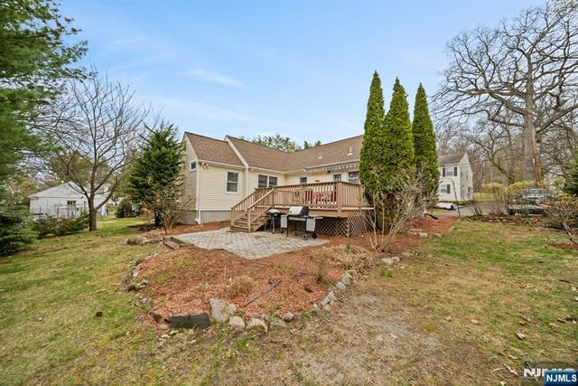 26 Wostbrock Lane, Midland Park, NJ 07432