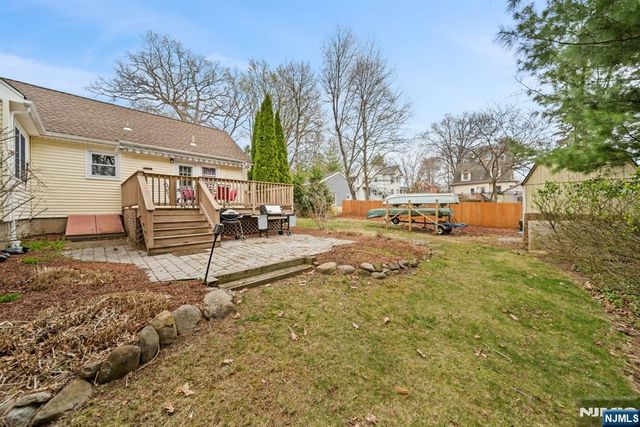 26 Wostbrock Lane, Midland Park, NJ 07432