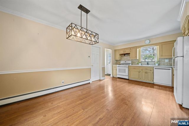 26 Wostbrock Lane, Midland Park, NJ 07432