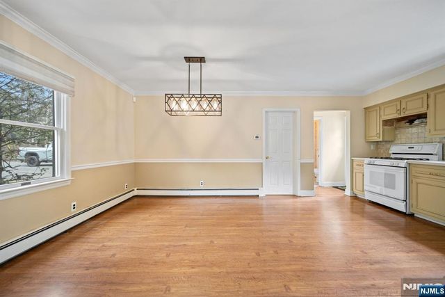 26 Wostbrock Lane, Midland Park, NJ 07432