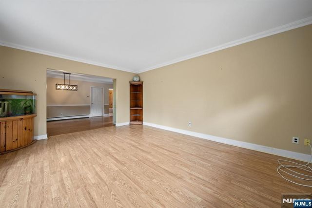 26 Wostbrock Lane, Midland Park, NJ 07432