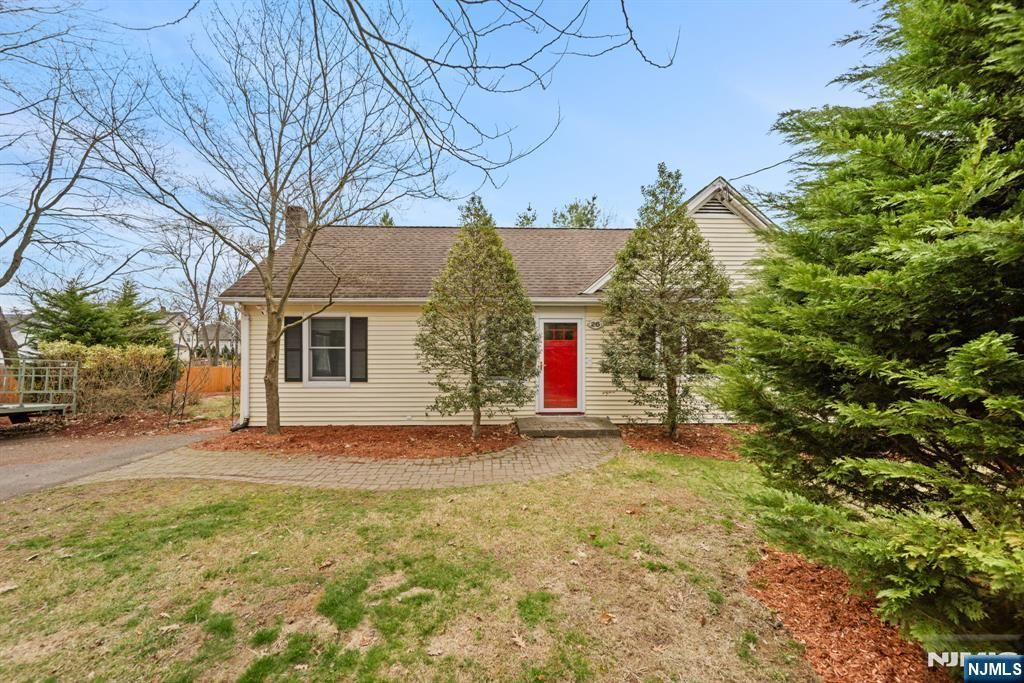 26 Wostbrock Lane, Midland Park, NJ 07432