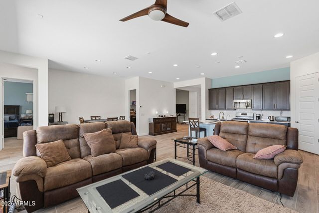 18931 W LAUREL Lane, Surprise, AZ 85388