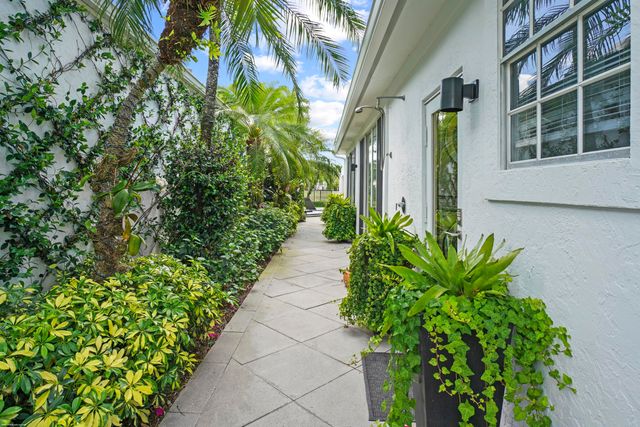 2479 Muir Circle, Wellington, FL 33414