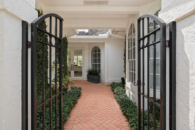 2479 Muir Circle, Wellington, FL 33414