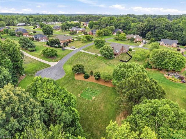 230 Deer Path Lane, Lexington, NC 27295