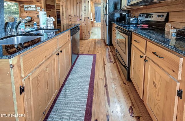 214 Forrest Loop Way, Gatlinburg, TN 37738