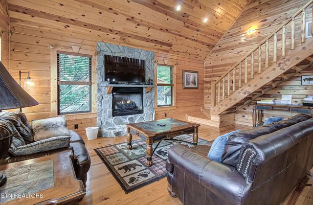 214 Forrest Loop Way, Gatlinburg, TN 37738