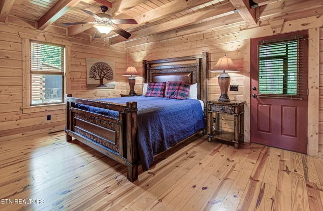 214 Forrest Loop Way, Gatlinburg, TN 37738