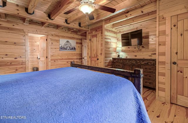 214 Forrest Loop Way, Gatlinburg, TN 37738