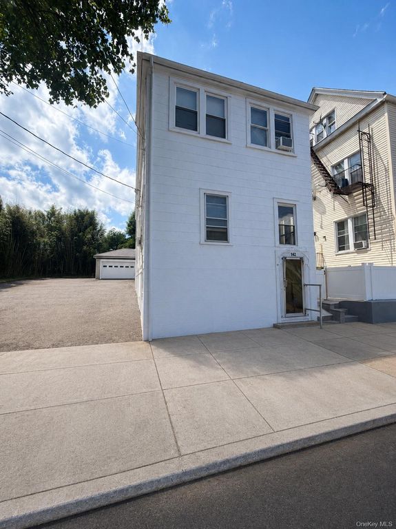 142 N 6th Avenue, Mount Vernon, NY 10550