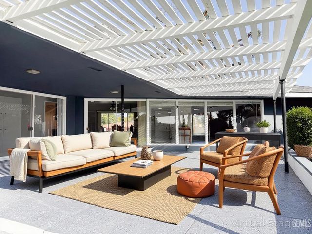 1904 Ridgewood Drive, Bakersfield, CA 93306