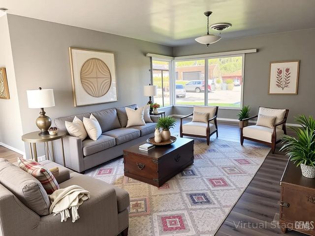 1904 Ridgewood Drive, Bakersfield, CA 93306