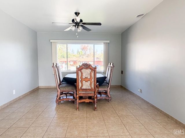 1904 Ridgewood Drive, Bakersfield, CA 93306