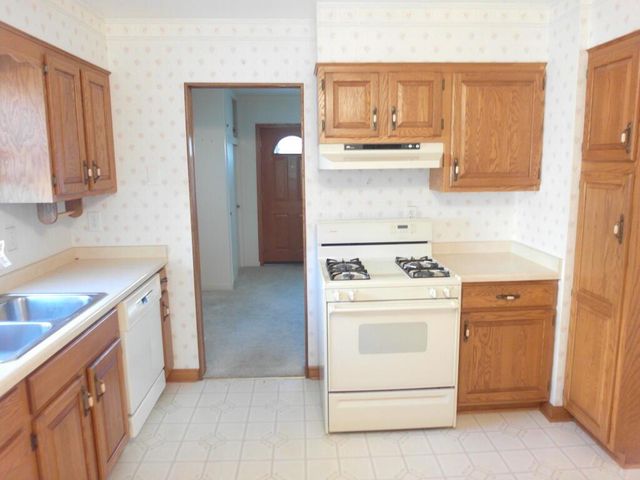 176 Armour AVENUE, Milwaukee, WI 53207