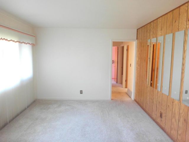 176 Armour AVENUE, Milwaukee, WI 53207