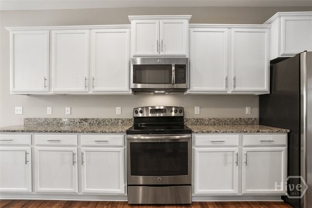 5 Whitaker Way N, Richmond Hill, GA 31324