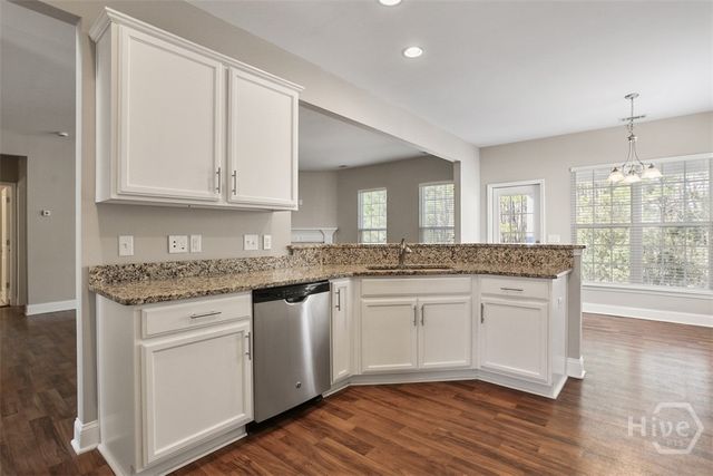 5 Whitaker Way N, Richmond Hill, GA 31324