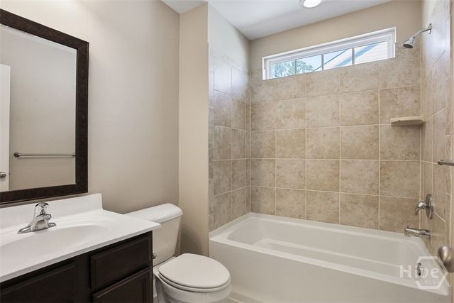 5 Whitaker Way N, Richmond Hill, GA 31324