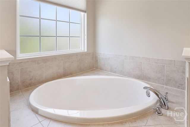 5 Whitaker Way N, Richmond Hill, GA 31324