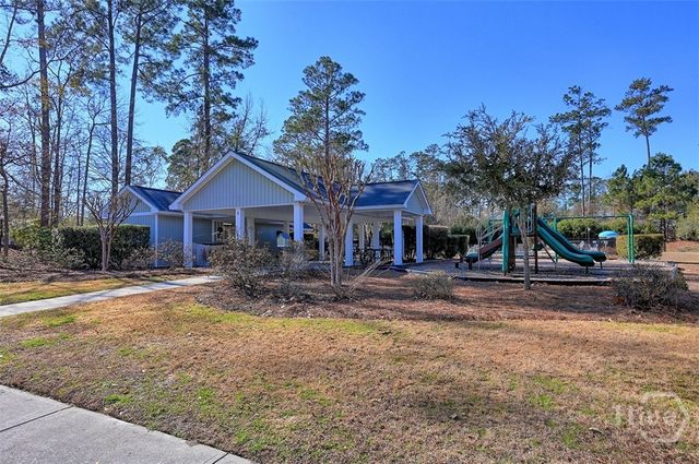 5 Whitaker Way N, Richmond Hill, GA 31324