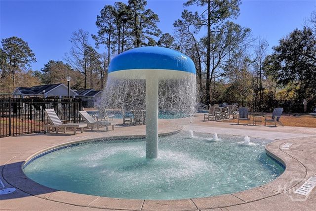 5 Whitaker Way N, Richmond Hill, GA 31324