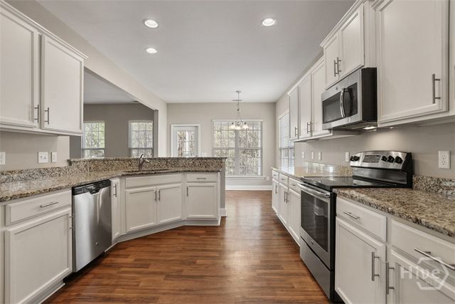 5 Whitaker Way N, Richmond Hill, GA 31324