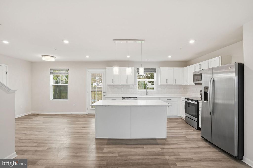 Image 13 of property listing at 213 PICKETT ST, Taneytown, MD 21787