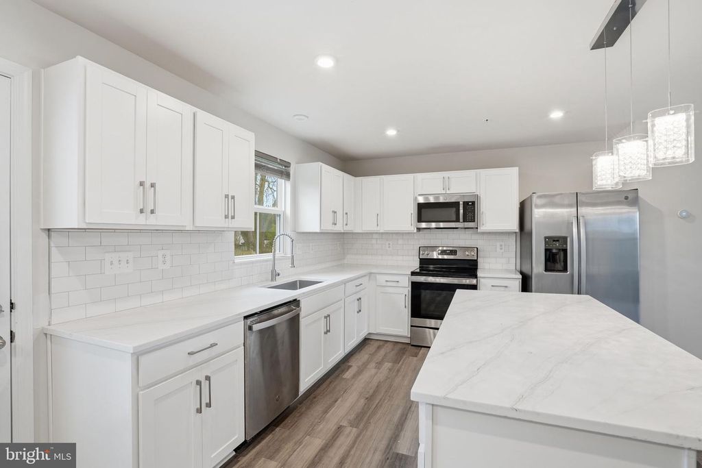 Image 14 of property listing at 213 PICKETT ST, Taneytown, MD 21787