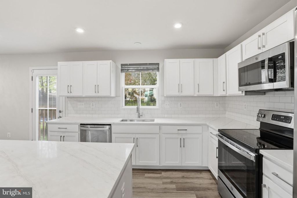 Image 15 of property listing at 213 PICKETT ST, Taneytown, MD 21787